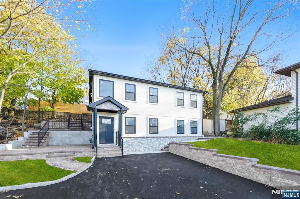 12 Burlew, Sayreville, NJ, 08859