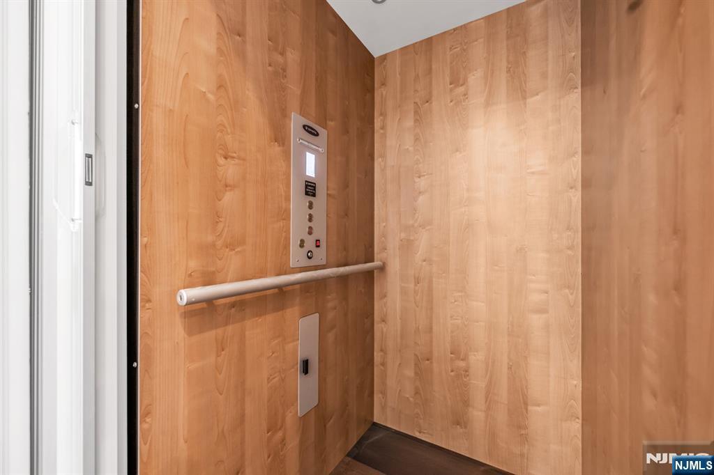 11 Gabriel Court UNIT 11, Paramus, NJ, 07652