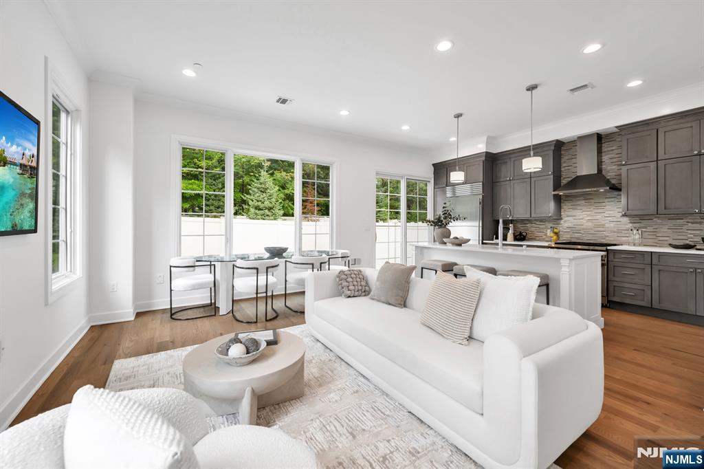 11 Gabriel Court UNIT 11, Paramus, NJ, 07652