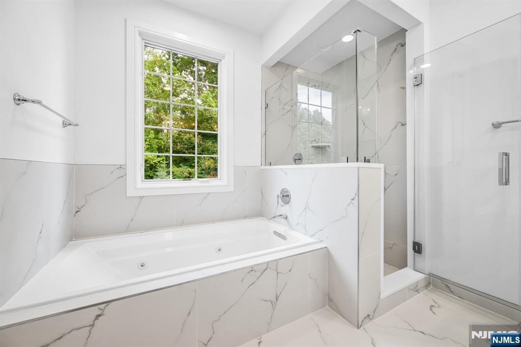 11 Gabriel Court UNIT 11, Paramus, NJ, 07652