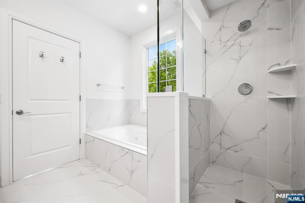 11 Gabriel Court UNIT 11, Paramus, NJ, 07652