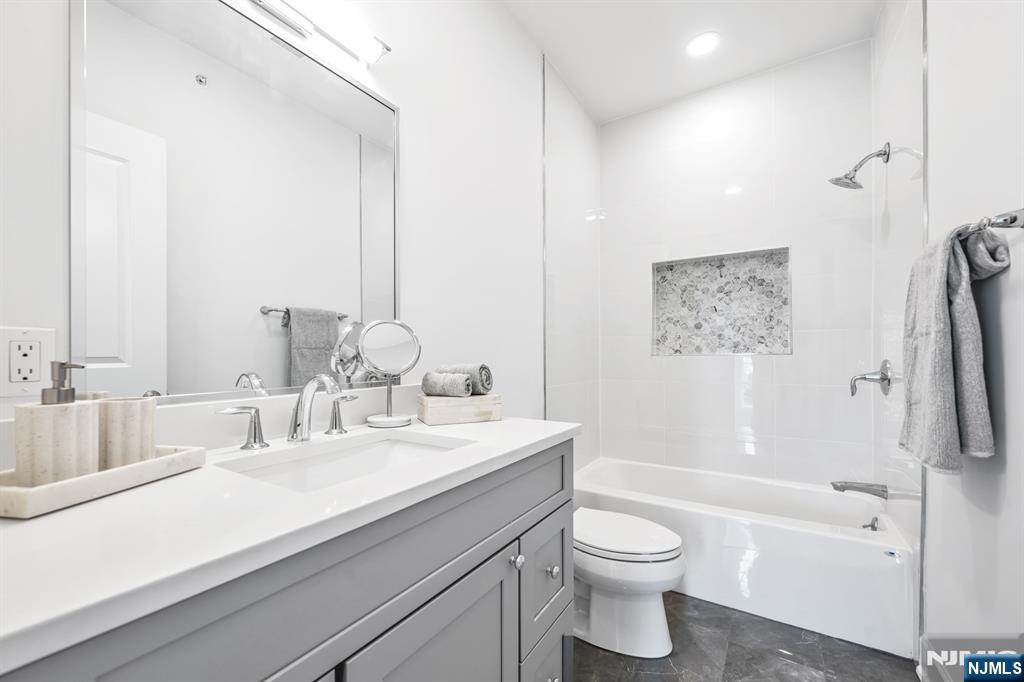 11 Gabriel Court UNIT 11, Paramus, NJ, 07652