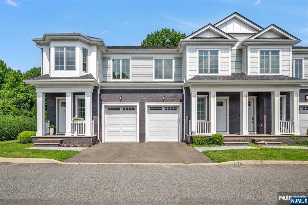 11 Gabriel Ct #11, Paramus, NJ 07652