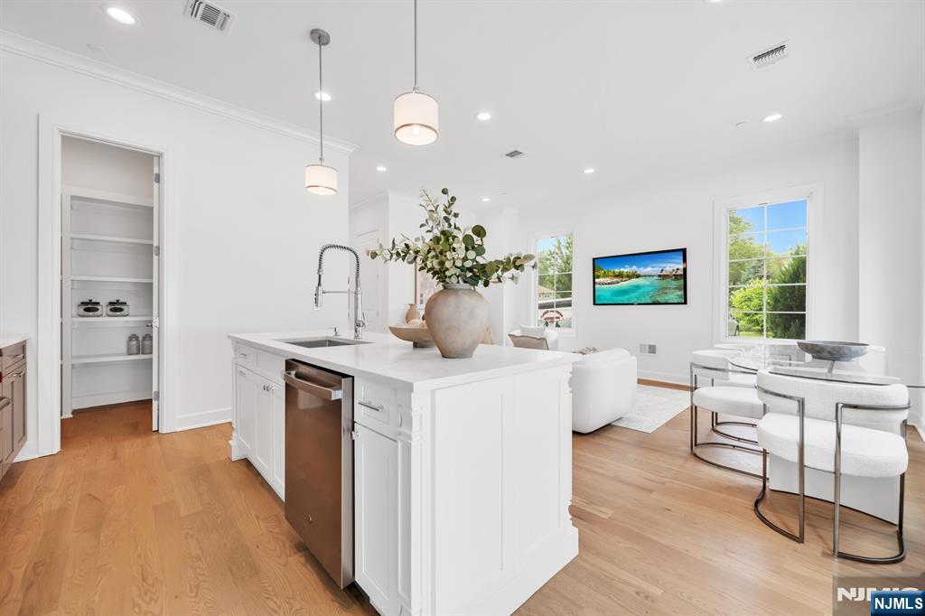 11 Gabriel Court UNIT 11, Paramus, NJ, 07652