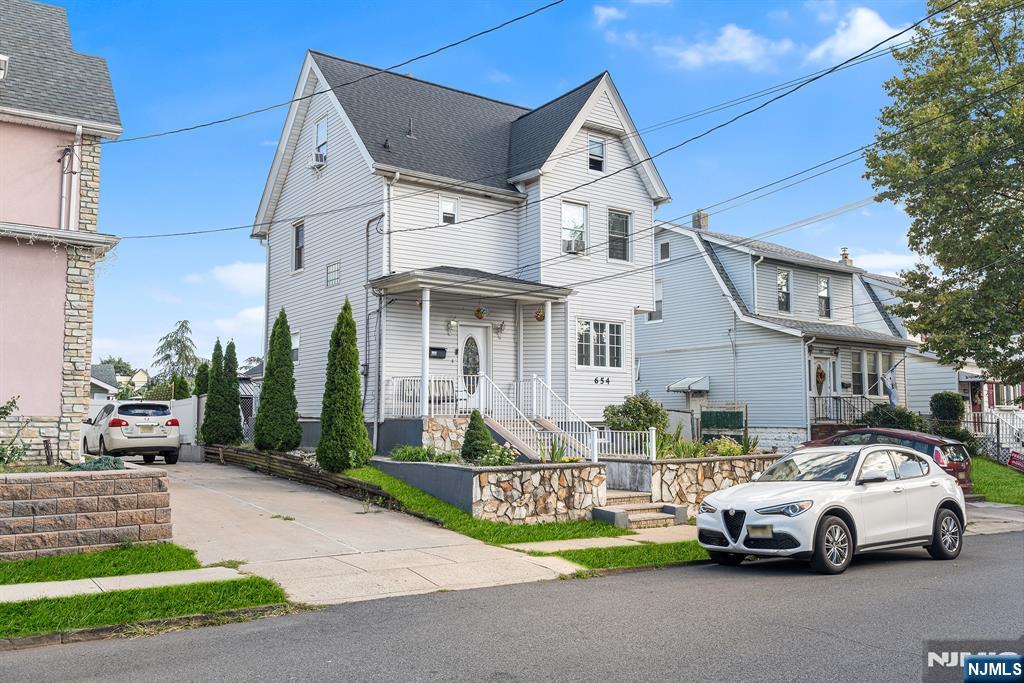 656 Devon Street - Photo 2