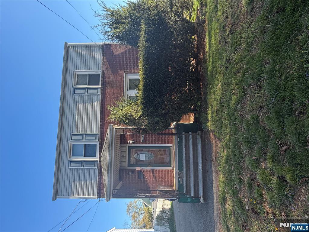 32 Hillside Avenue - Photo 1