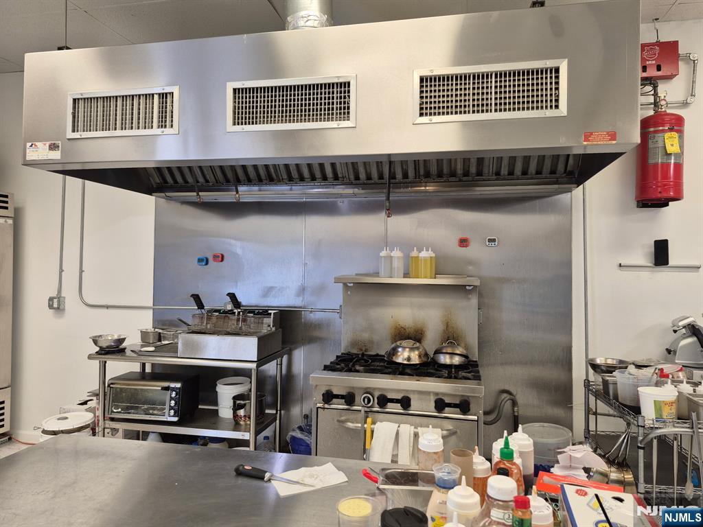 450 Livingston St, Norwood, NJ 07648