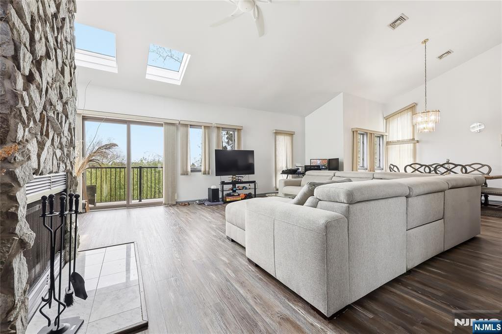 52 Adams Terrace - Photo 5