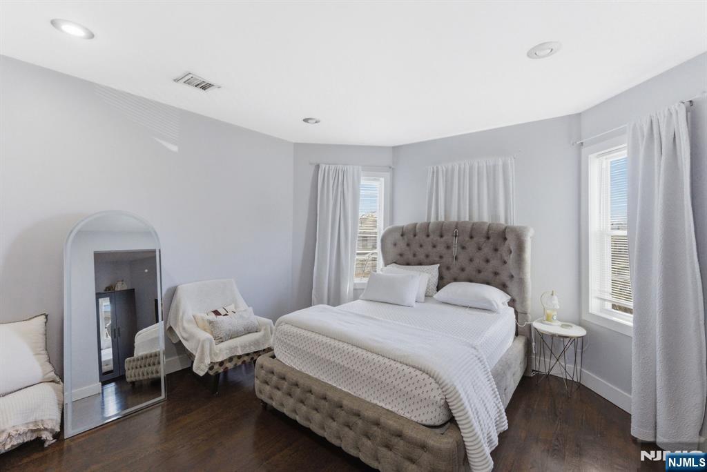 215 Wilson Avenue - Photo 3