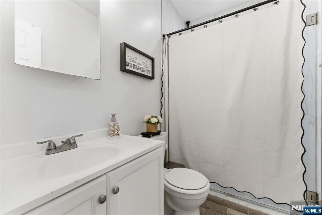215 Wilson Avenue - Photo 4
