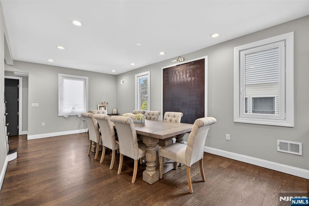 577 Grenville Avenue - Photo 3