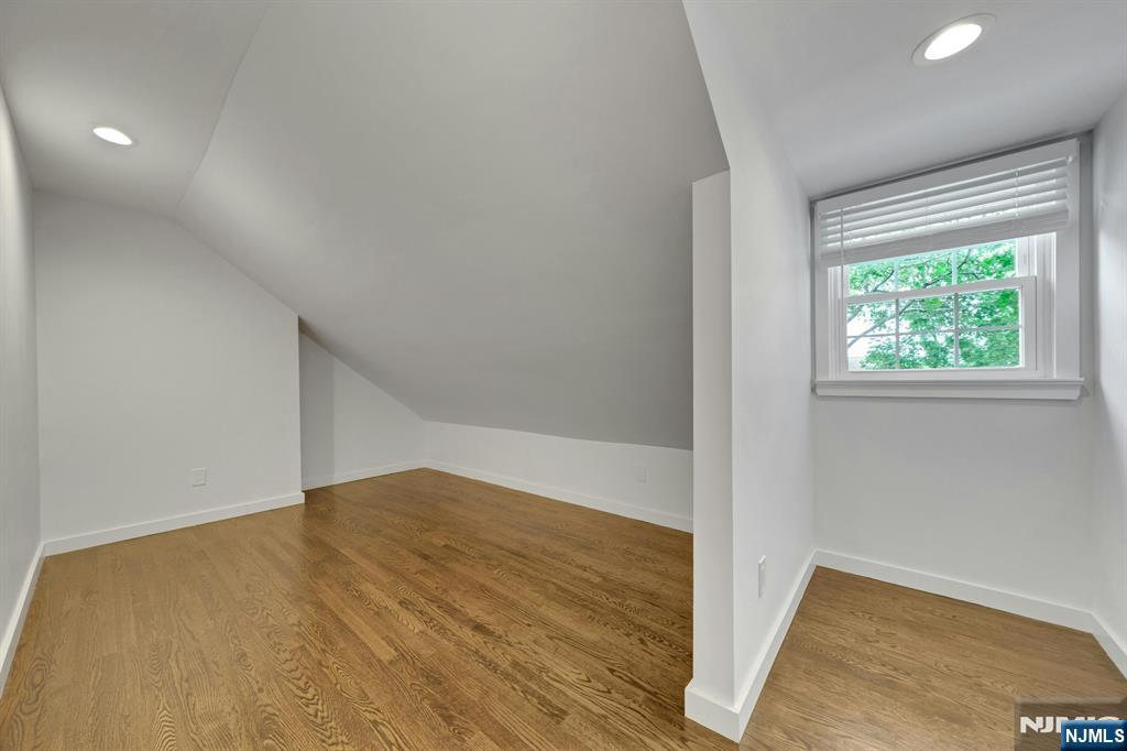 7 Hawthorne Avenue — photo 31