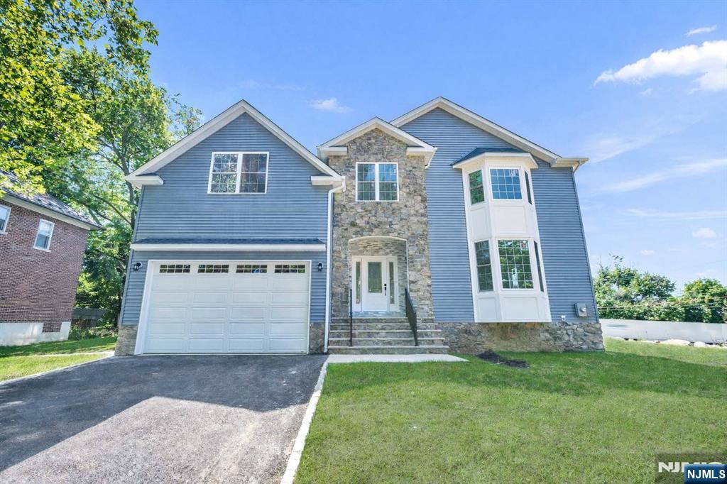 210 Corliss Avenue - Photo 1