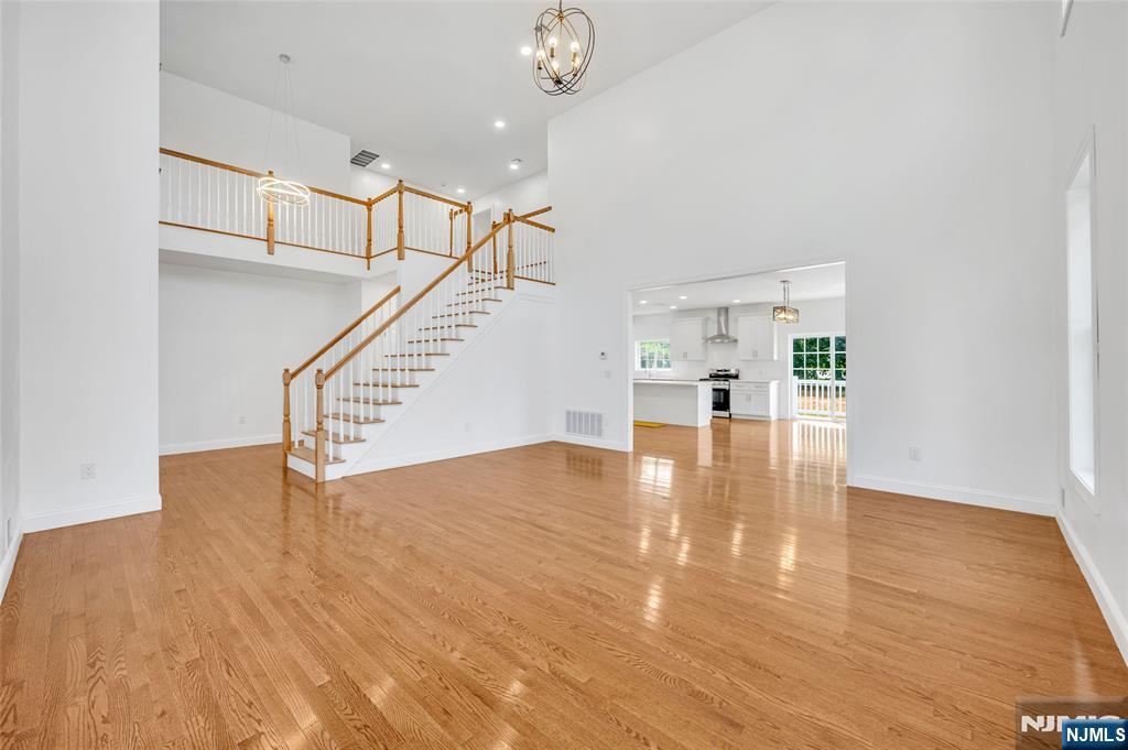 210 Corliss Avenue - Photo 4