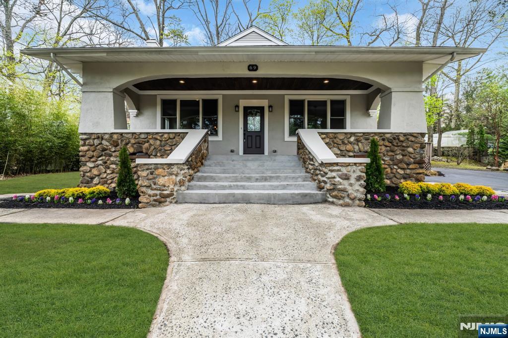 69 Broadway - Photo 1