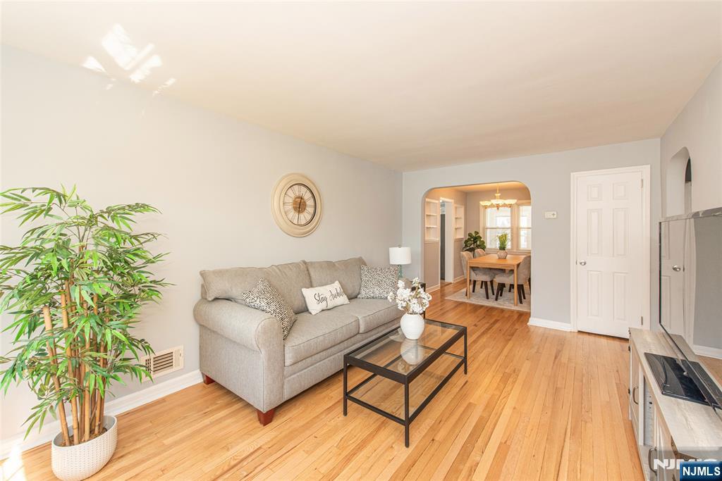 269 Ottawa - Photo 2