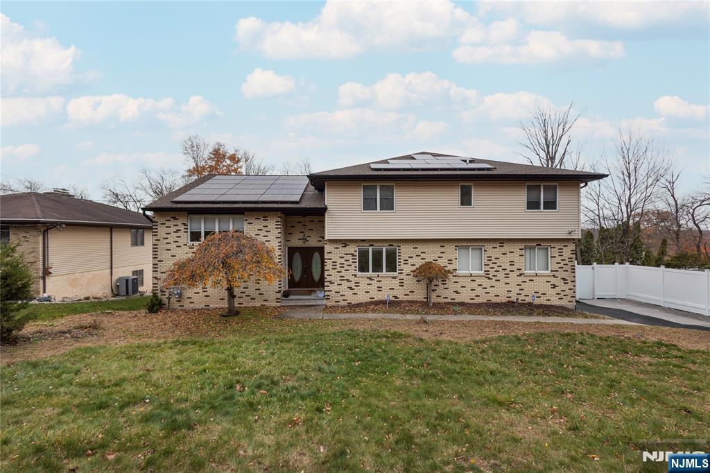 69 Colonial Road, Wayne, NJ, 07470