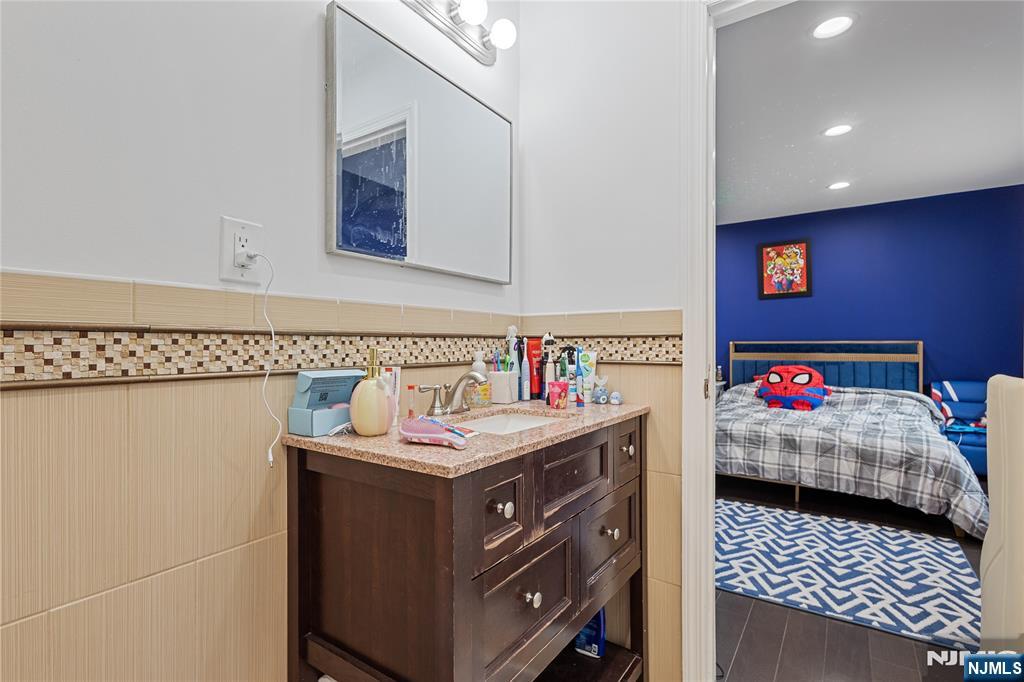 69 Colonial Road, Wayne, NJ, 07470