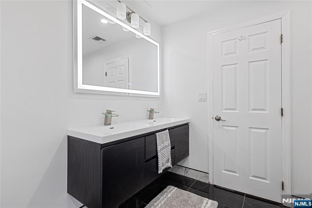 69 Colonial Road, Wayne, NJ, 07470