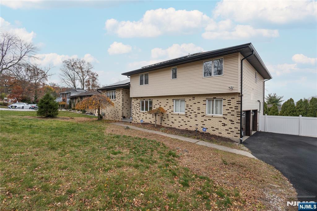 69 Colonial Road, Wayne, NJ, 07470