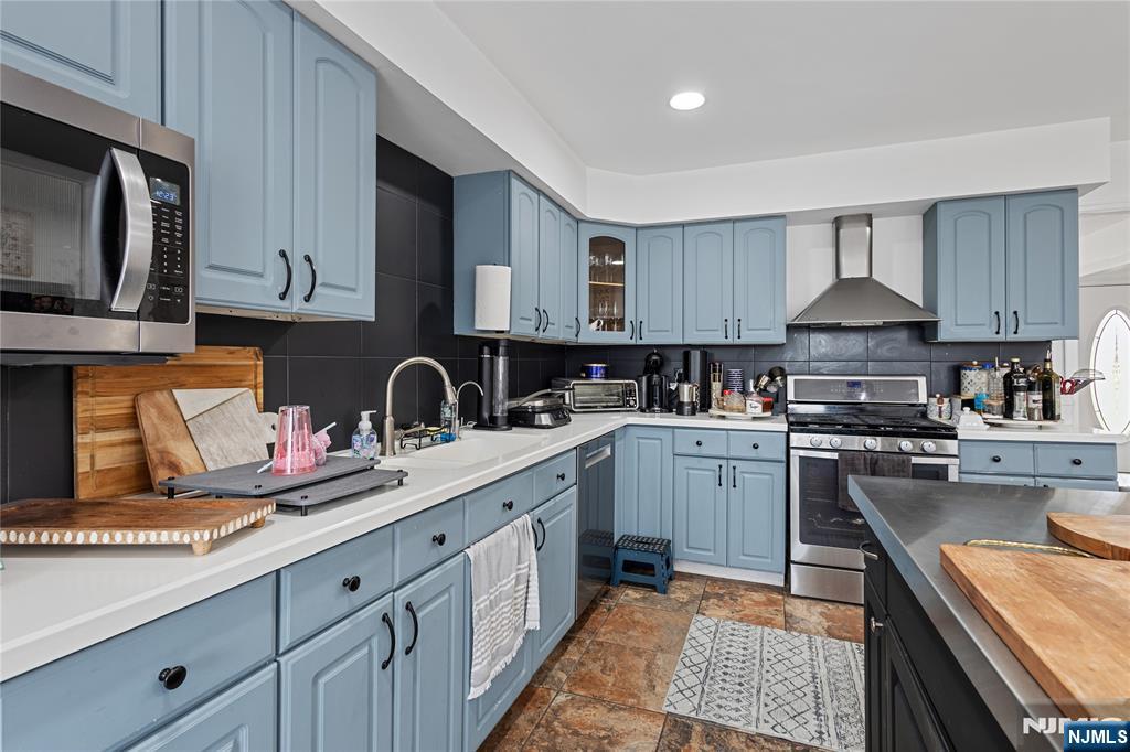 69 Colonial Road, Wayne, NJ, 07470