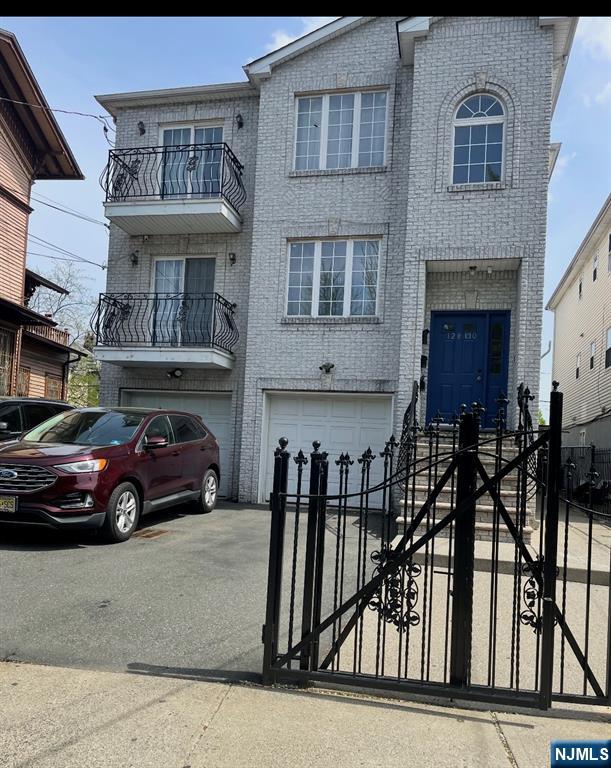 128-130 Lincoln Avenue - Photo 1