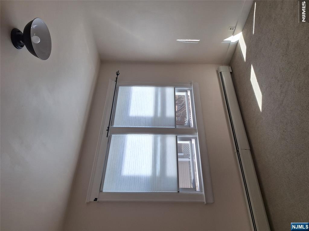829 Elm Avenue - Photo 4