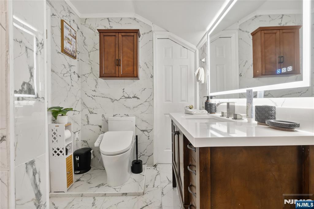 1037 Schneider Avenue - Photo 4