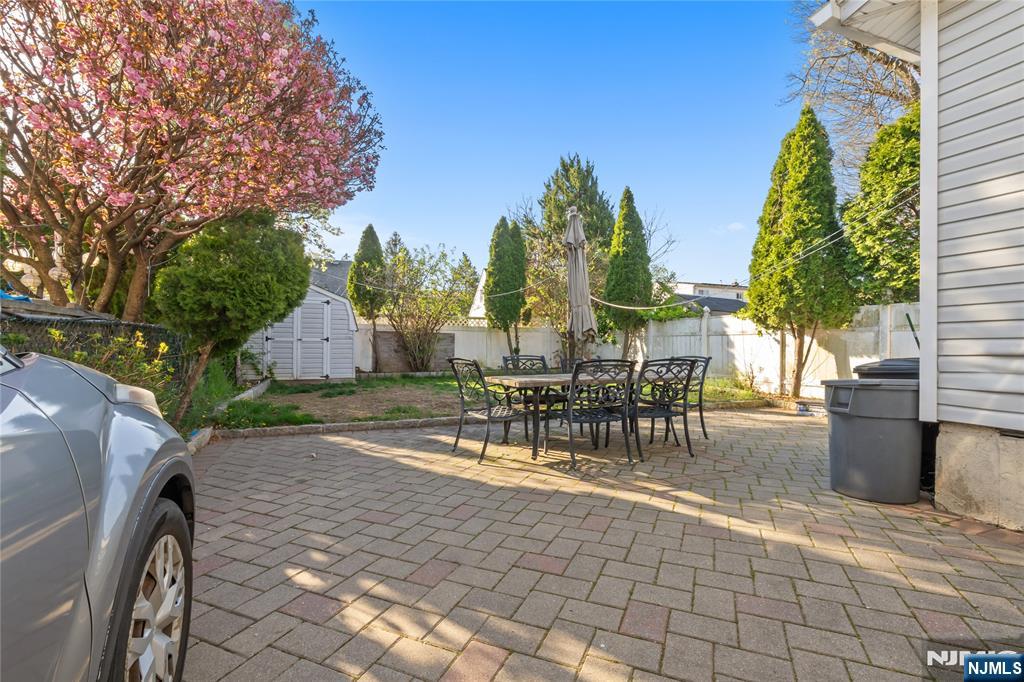 1037 Schneider Avenue - Photo 5