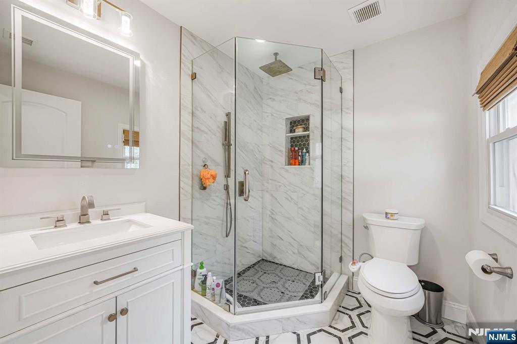 8 Mountainside Drive, Wayne, NJ, 07470