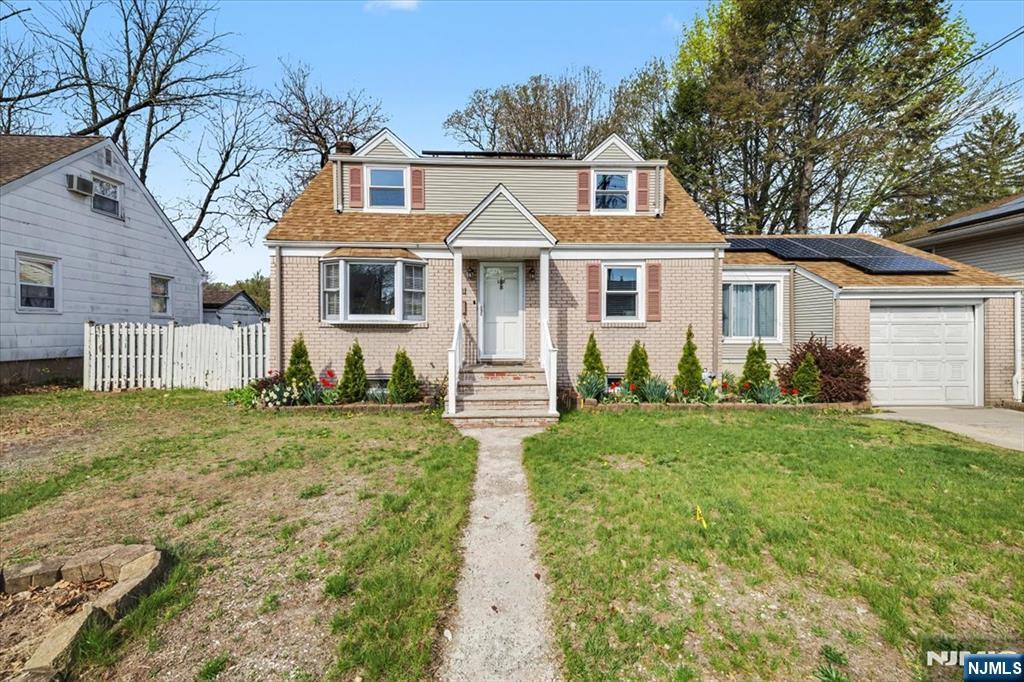 198 Roosevelt Ave, Bergenfield, NJ 07621