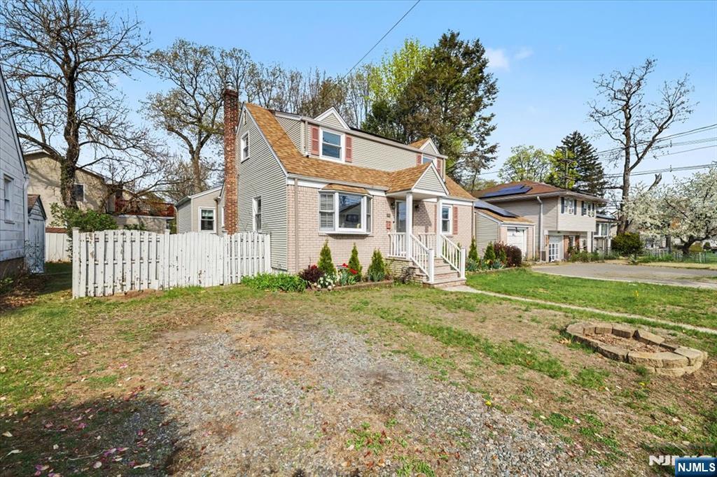 198 Roosevelt Ave, Bergenfield, NJ 07621