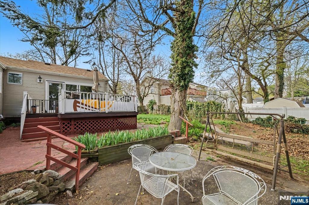 198 Roosevelt Ave, Bergenfield, NJ 07621