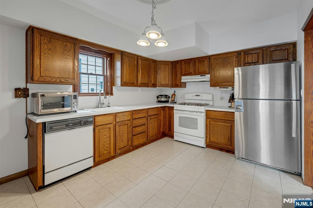 611 5th Avenue, Lyndhurst, NJ, 07071