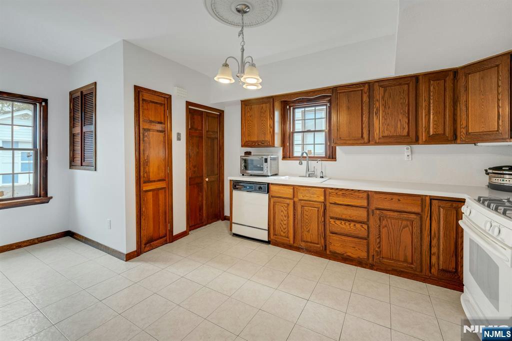 611 5th Avenue, Lyndhurst, NJ, 07071