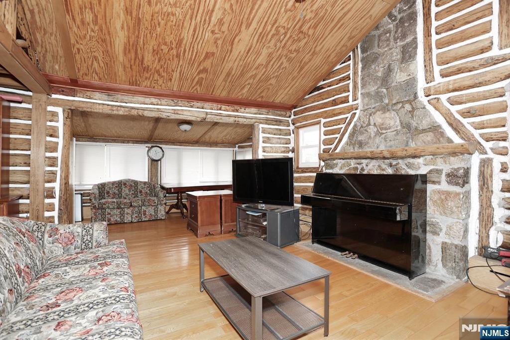 10 Echo Lane - Photo 4