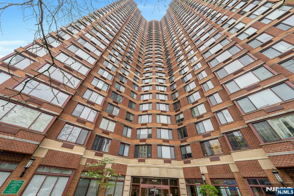 100 Old Palisade Road 917 - Photo 1