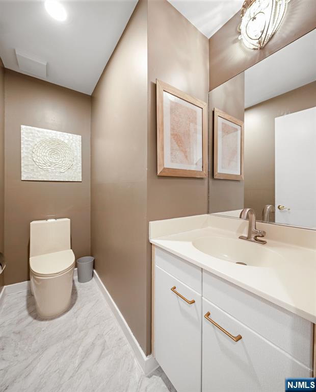 11A Riverview UNIT 11A, North Bergen, NJ, 07047