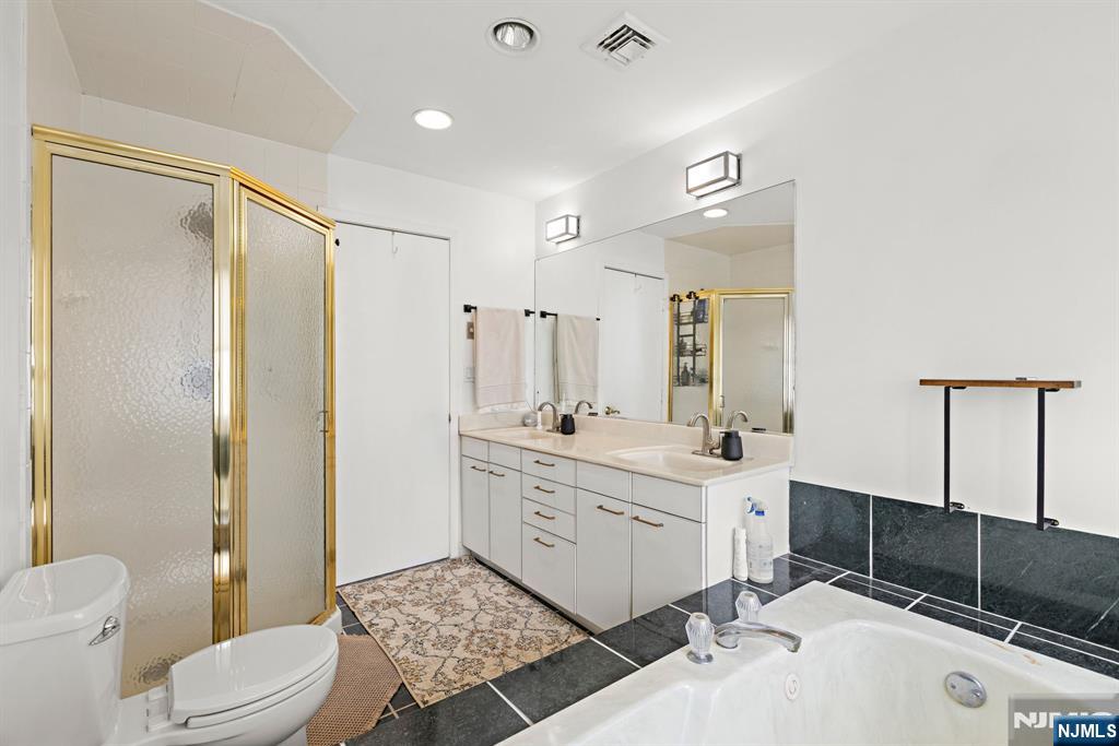 11A Riverview UNIT 11A, North Bergen, NJ, 07047