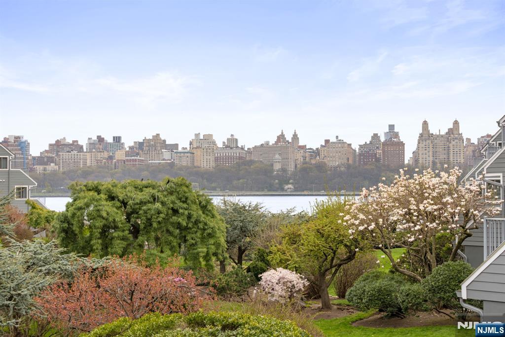 11A Riverview UNIT 11A, North Bergen, NJ, 07047