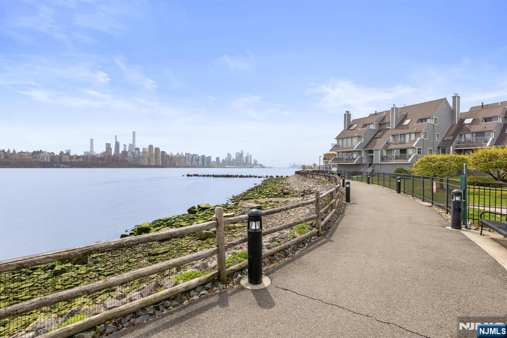 11A Riverview UNIT 11A, North Bergen, NJ, 07047