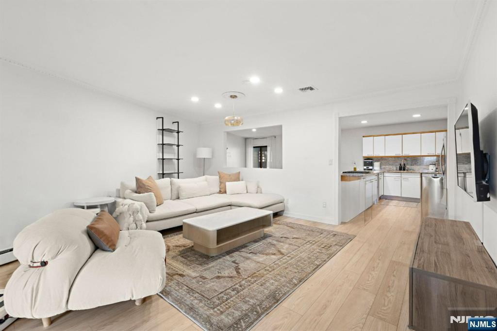 11A Riverview UNIT 11A, North Bergen, NJ, 07047