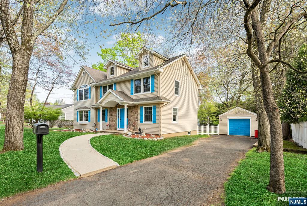 631 Montview Place - Photo 5