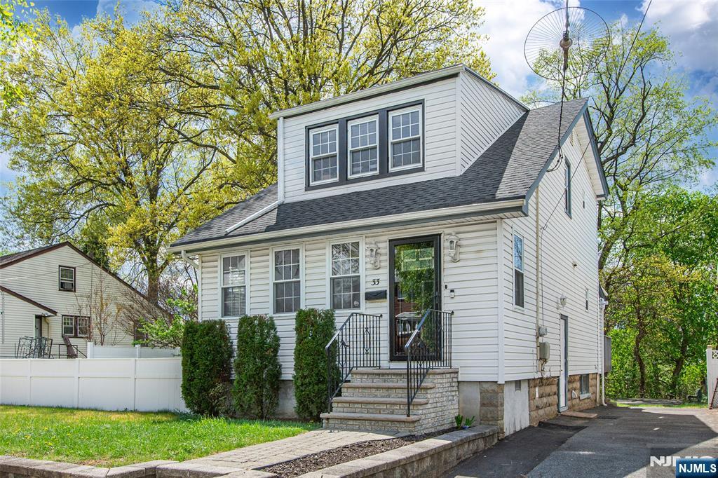 31-33 Smallwood Avenue - Photo 1