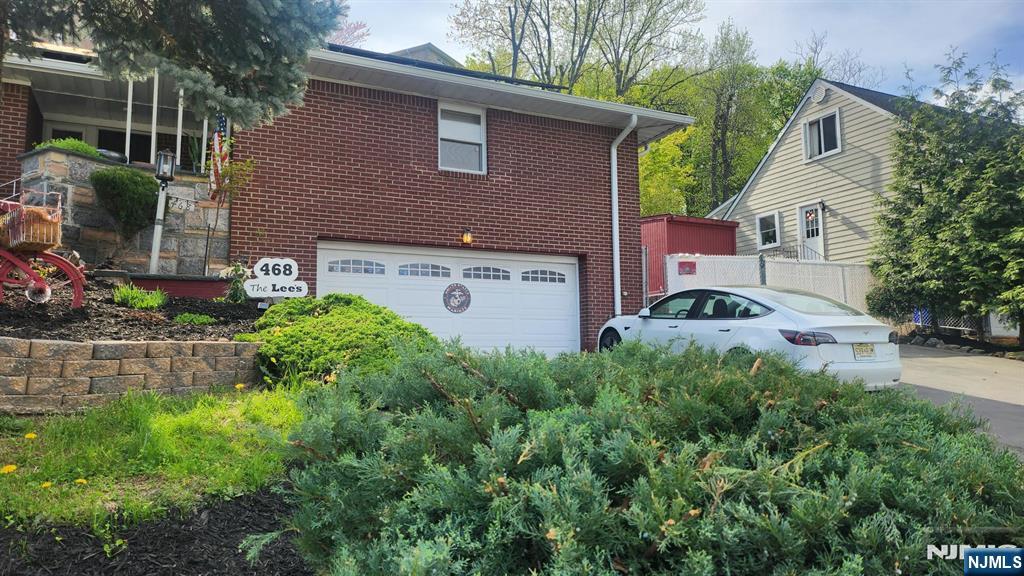 468 Oak Street - Photo 2