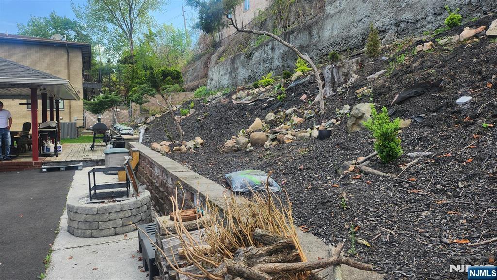 468 Oak Street — photo 17