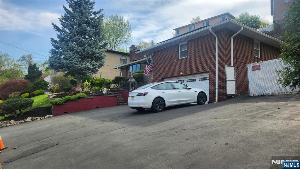 468 Oak Street - Photo 3