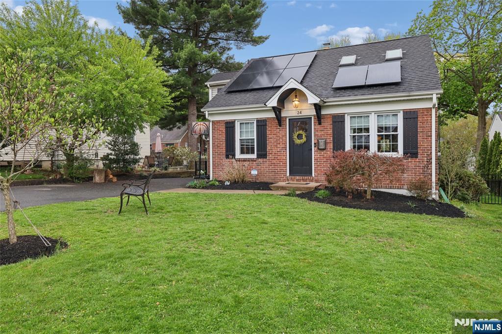 24 N Crest Drive - Photo 1