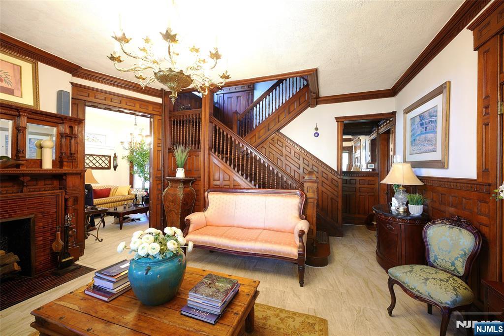 433 New England Terrace - Photo 4