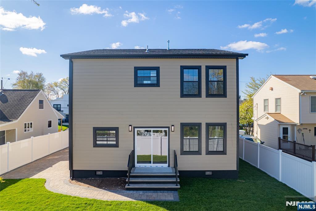 307 Schepis Avenue - Photo 4